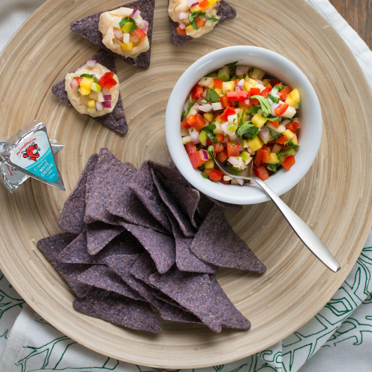 Blauwe tortilla chips met frisse salsa LVQR